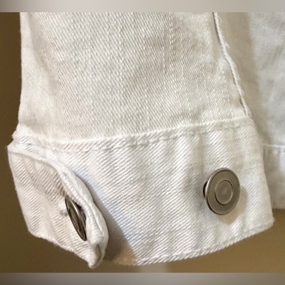 Jean Jacket - Picture 3 of 4